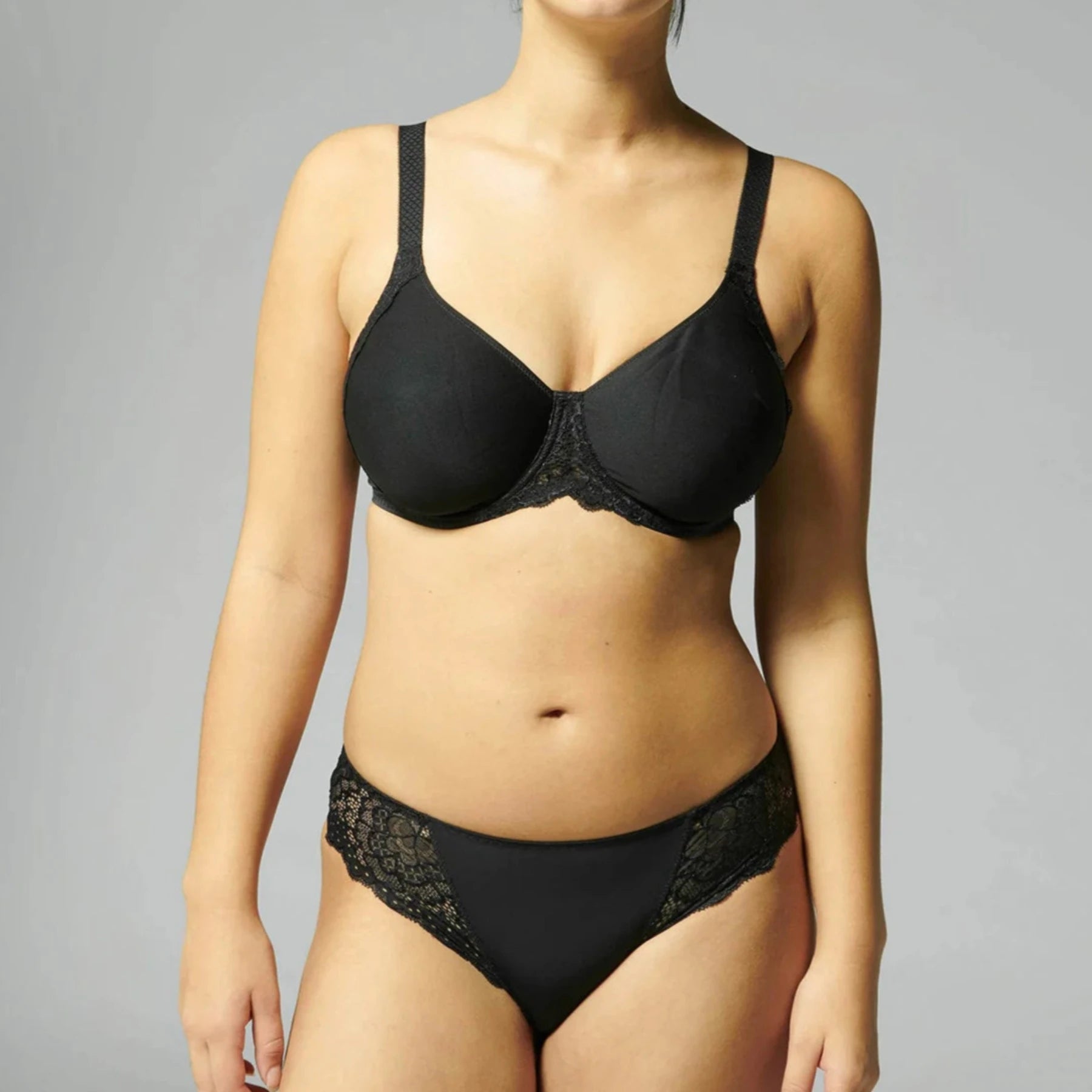 Caresse Minimizer Bra 12A380 - Black