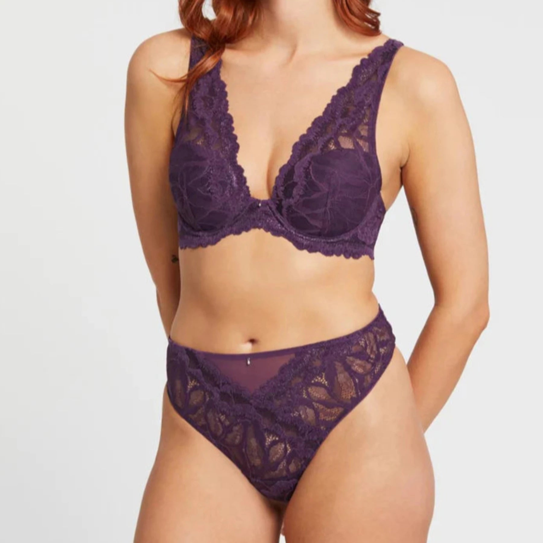 Royale Lace Thong 9533 - Pinot